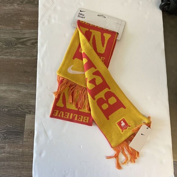 Nike AFC Richmond Ted Lasso Believe In Soccer Scarf University Gold Pink NWT - Picture 2 of 7